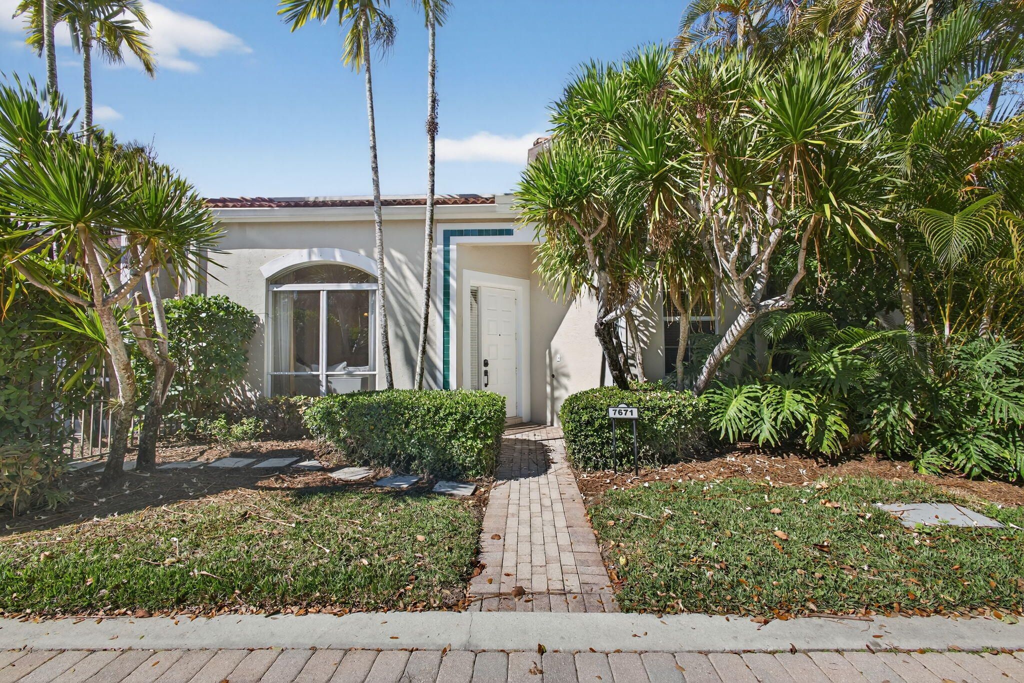 7671 Dahlia Court