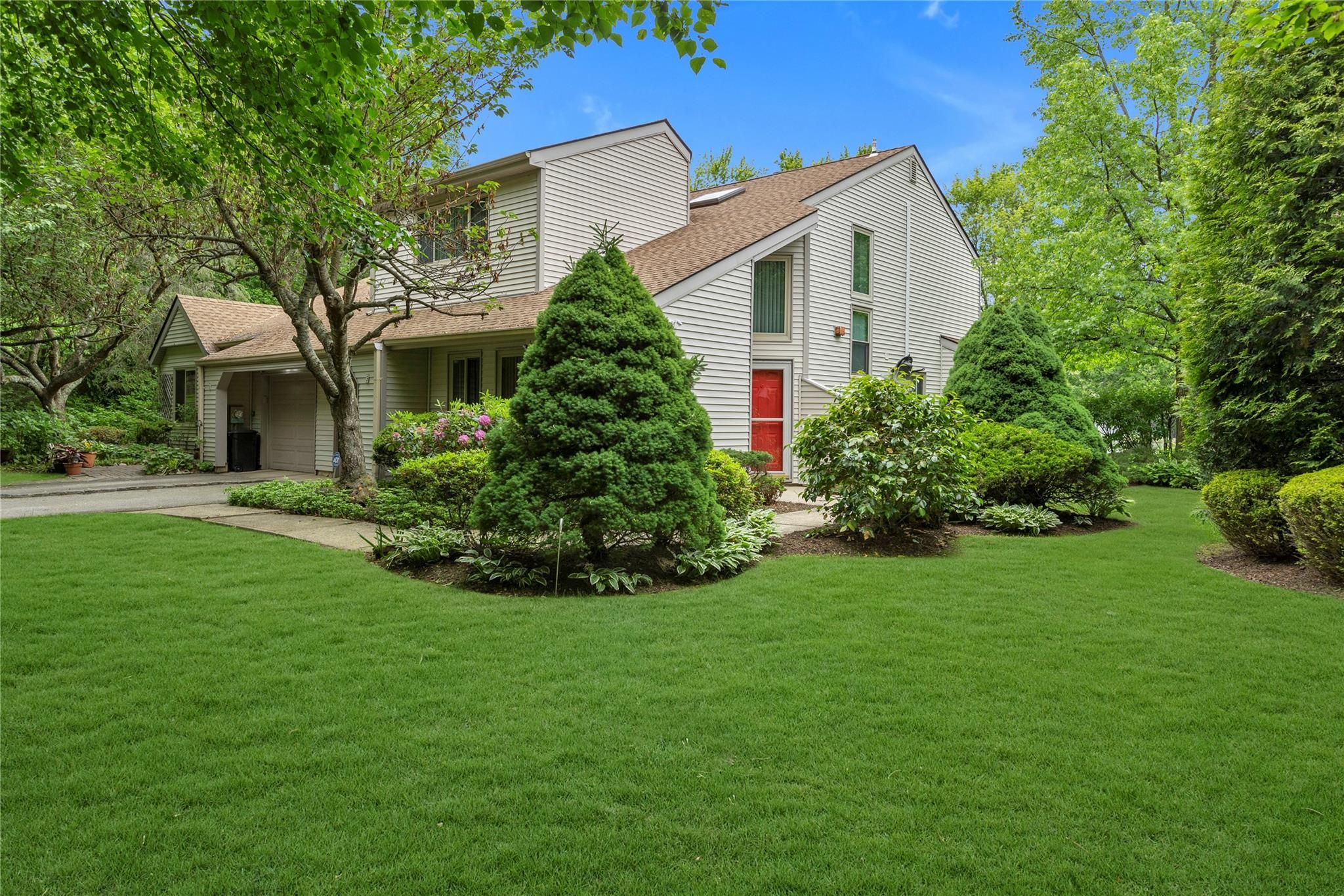 5 Lakeridge Drive