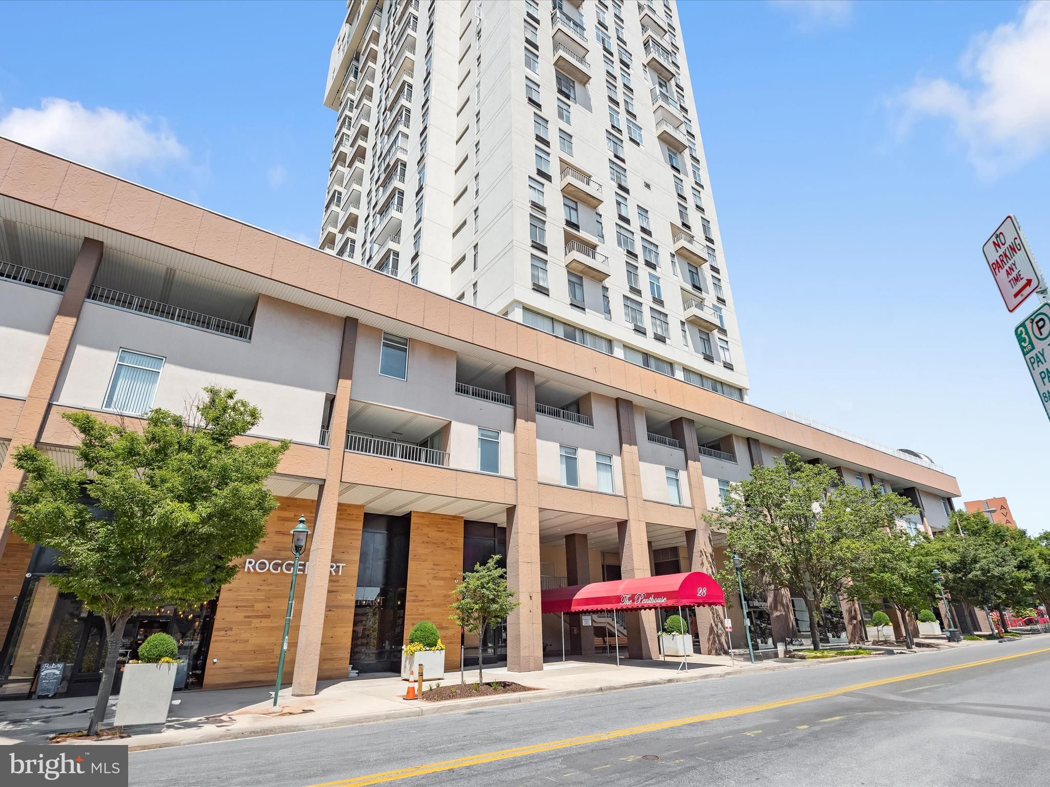 28 Allegheny Avenue 2700