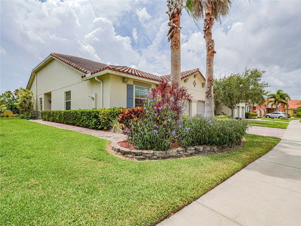 6325 Oxford Circle 101A