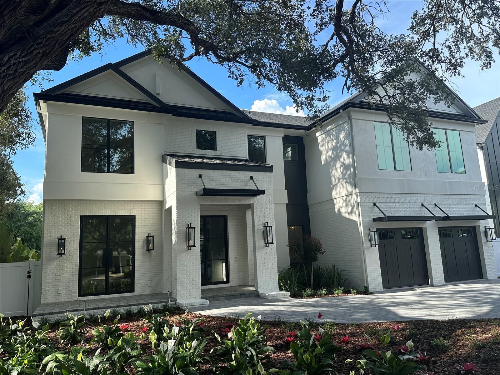 3231 W Harbor View Avenue