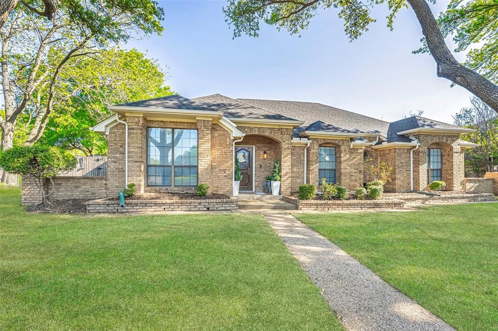 902 Williamsburg Drive