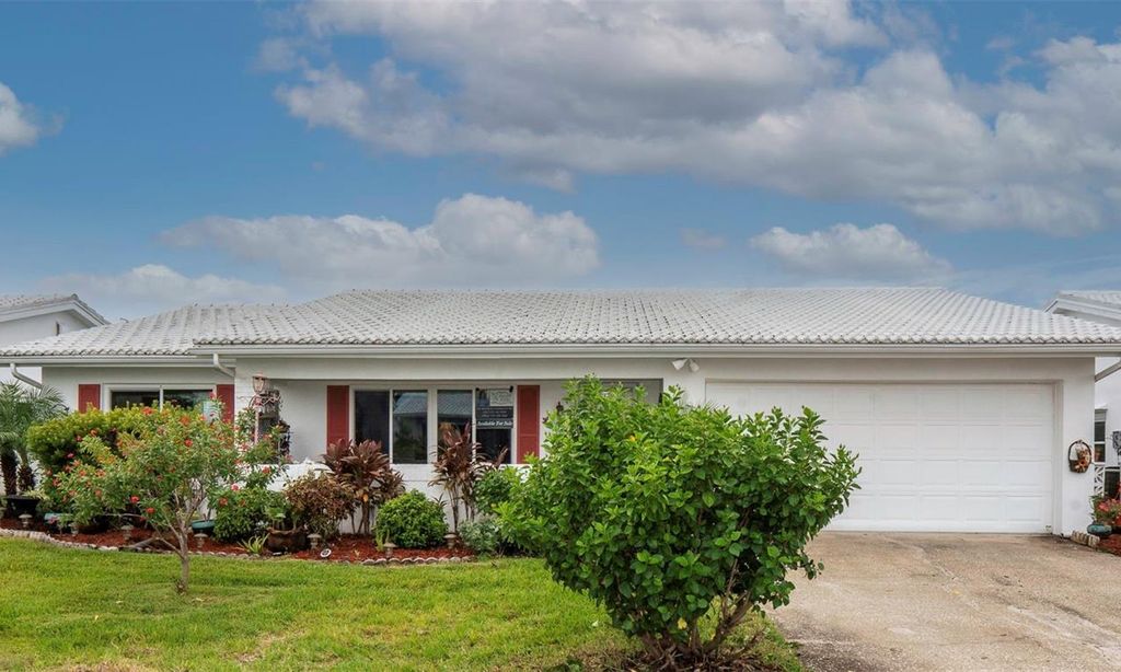 The Mainlands of Tamarac By The Gulf