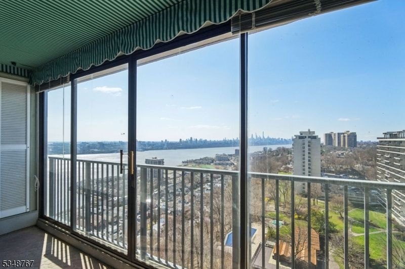 5 Horizon Road Unit 1507 1507
