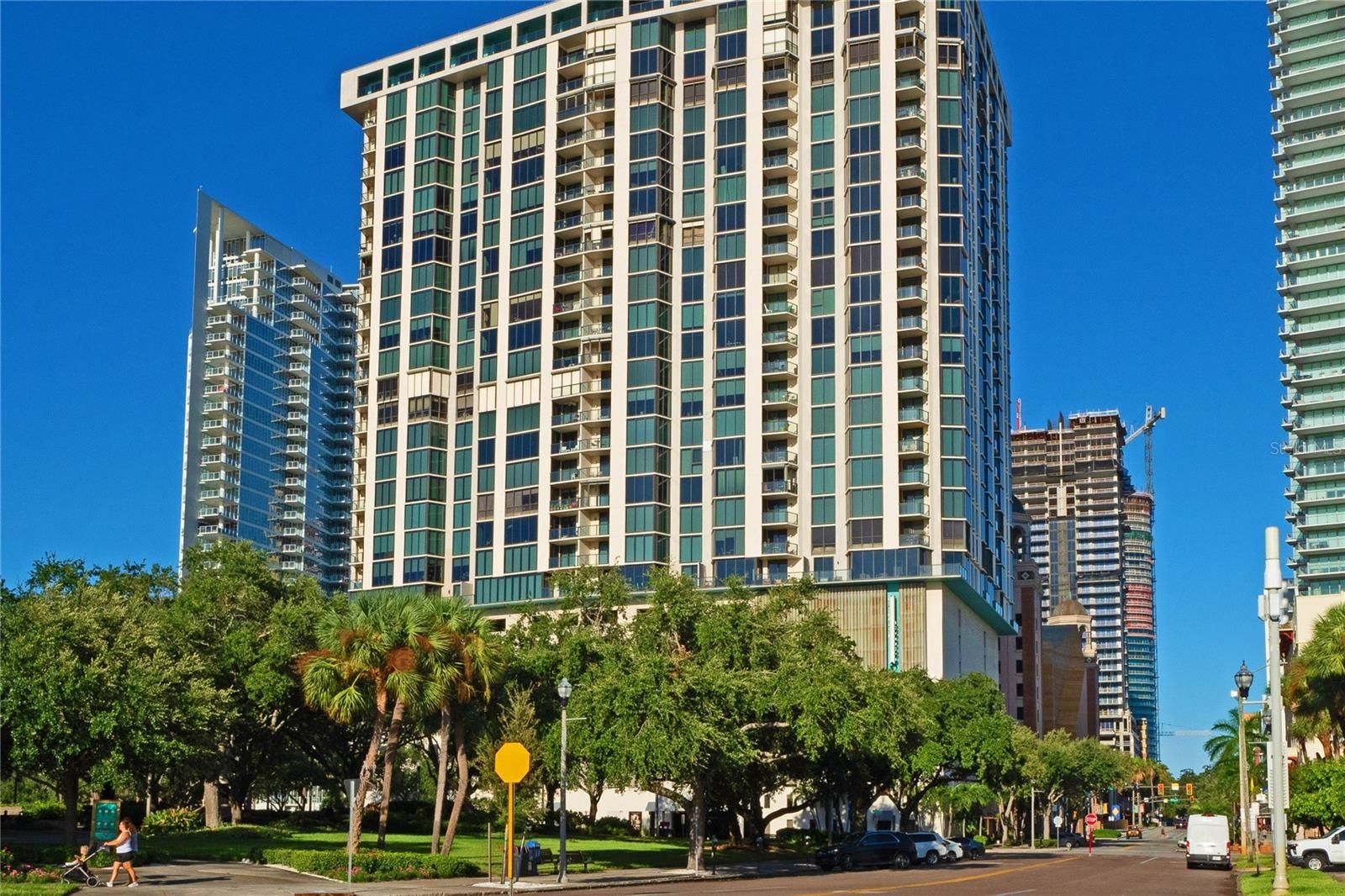1 Beach Drive Se 2111