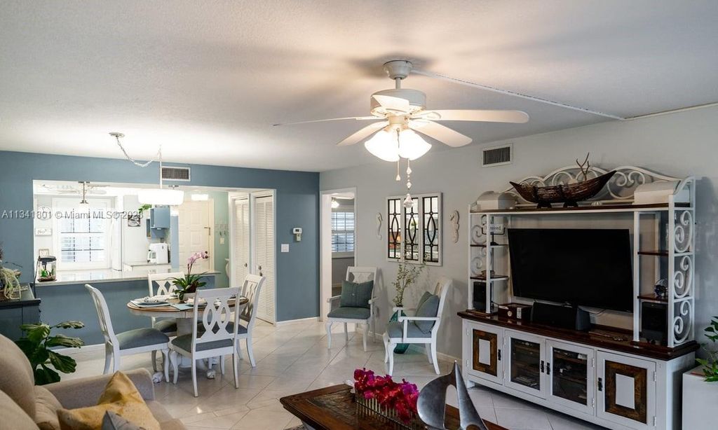 Tarpon Bay Yacht Club