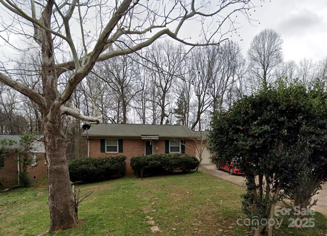 2313 Longleaf Drive