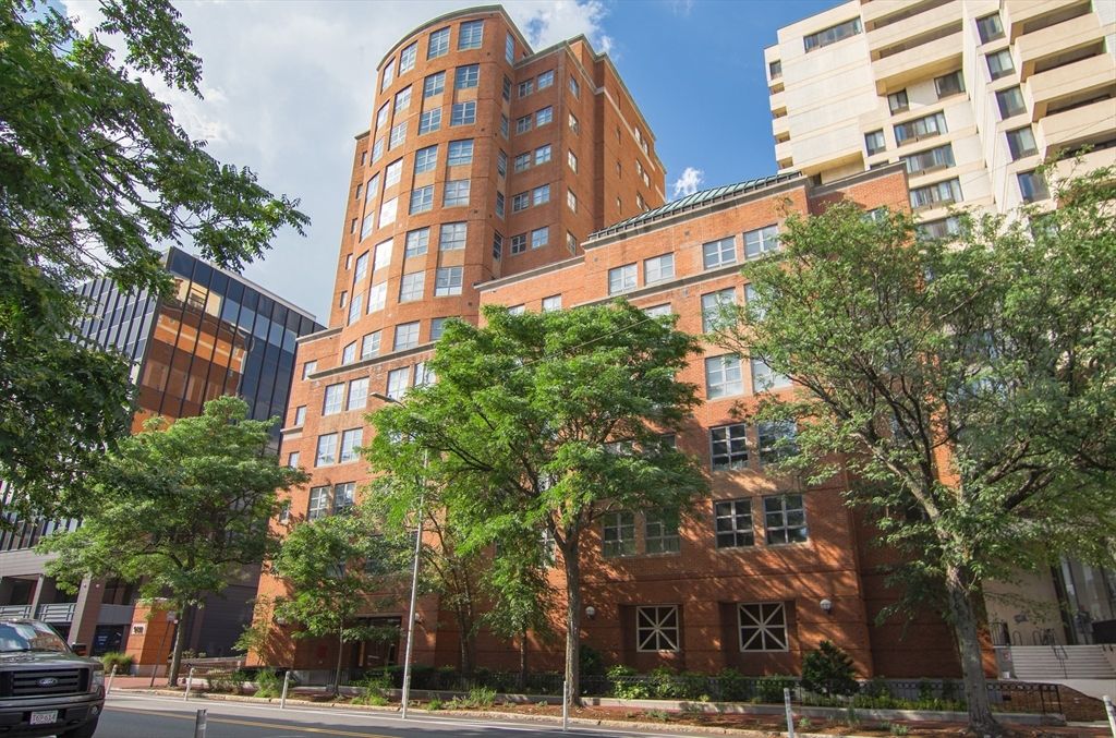 931 Massachusetts Ave 902