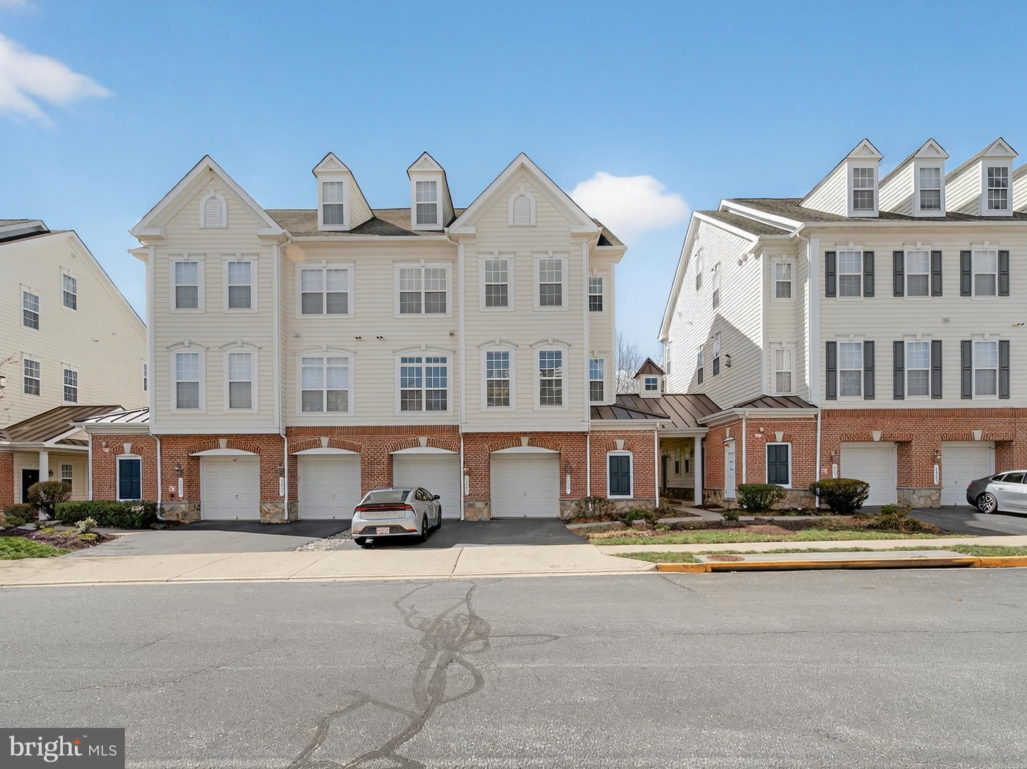 6827 Hampton Bay Lane