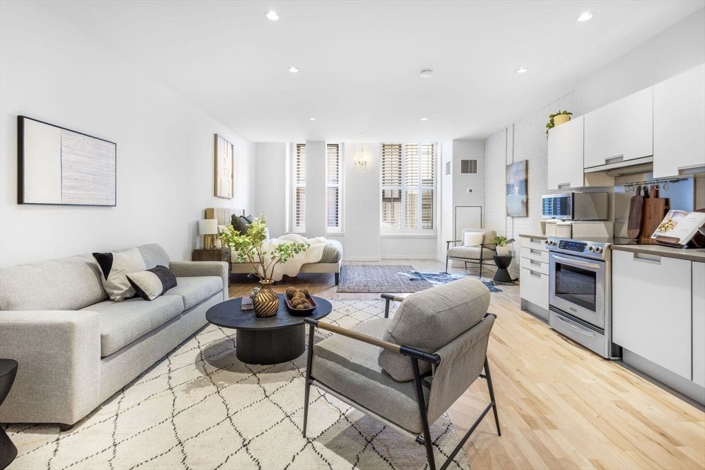 346 Congress Street 412