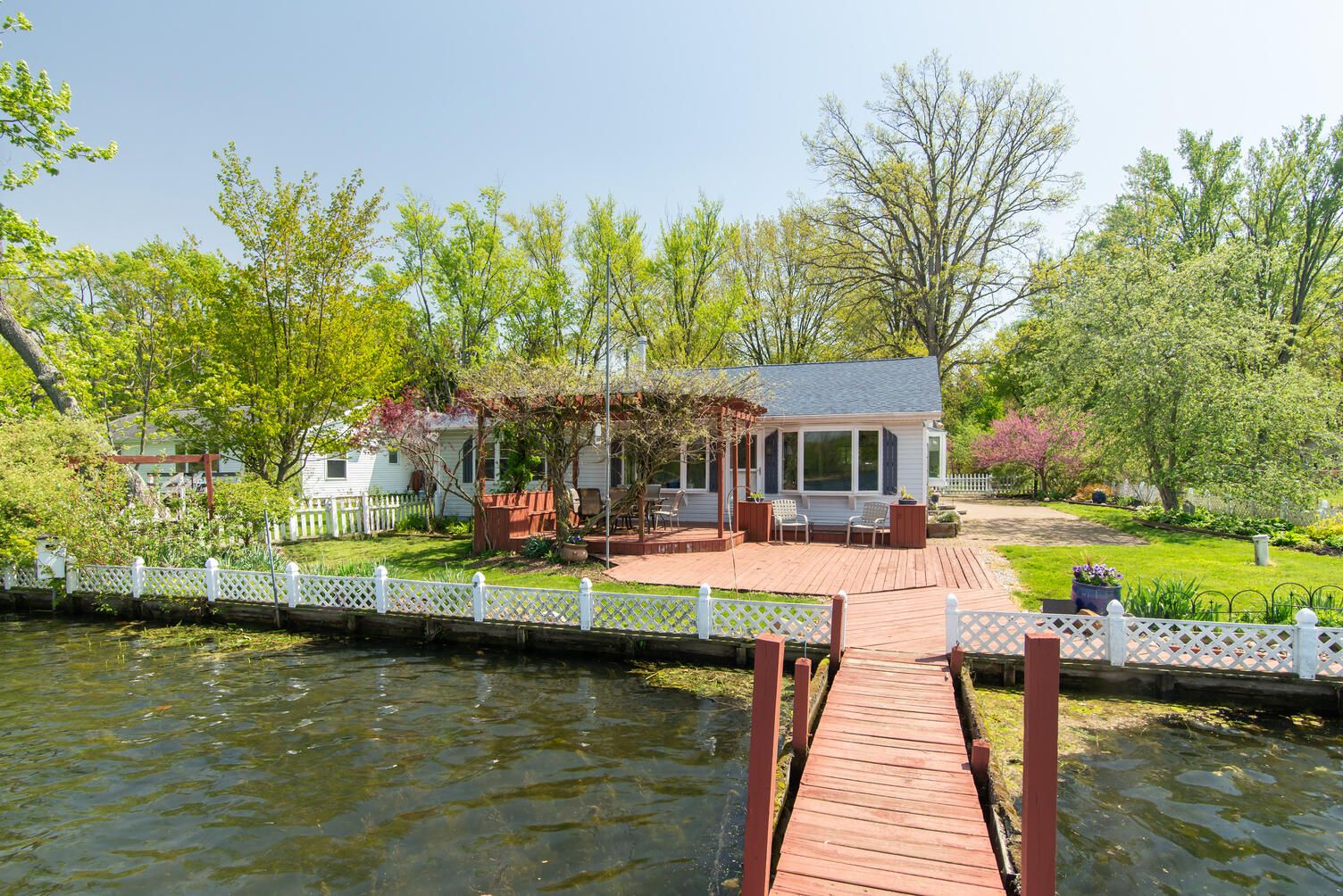 5303 Lake Road