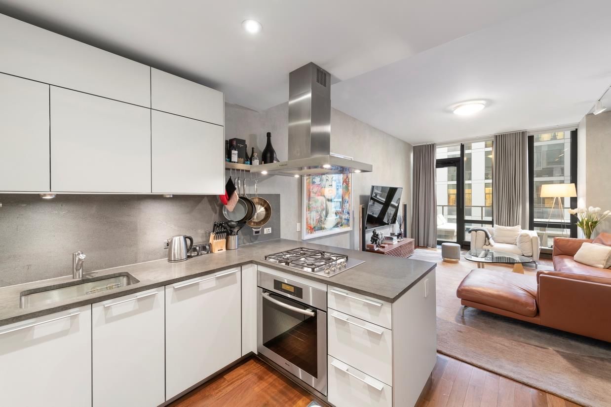101 Warren Street 540