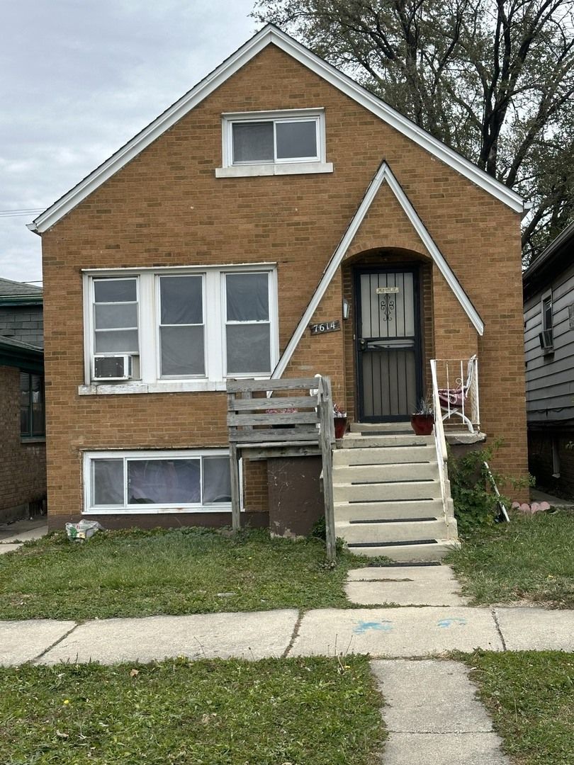 7614 W 63rd Place