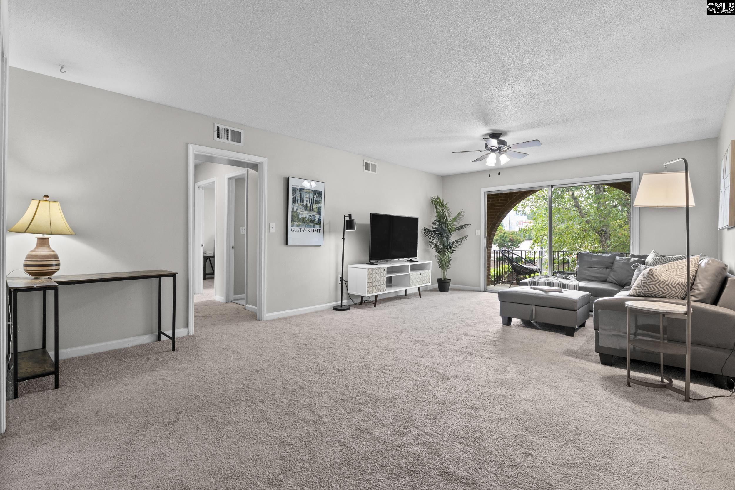 5516 Lakeshore Drive 504