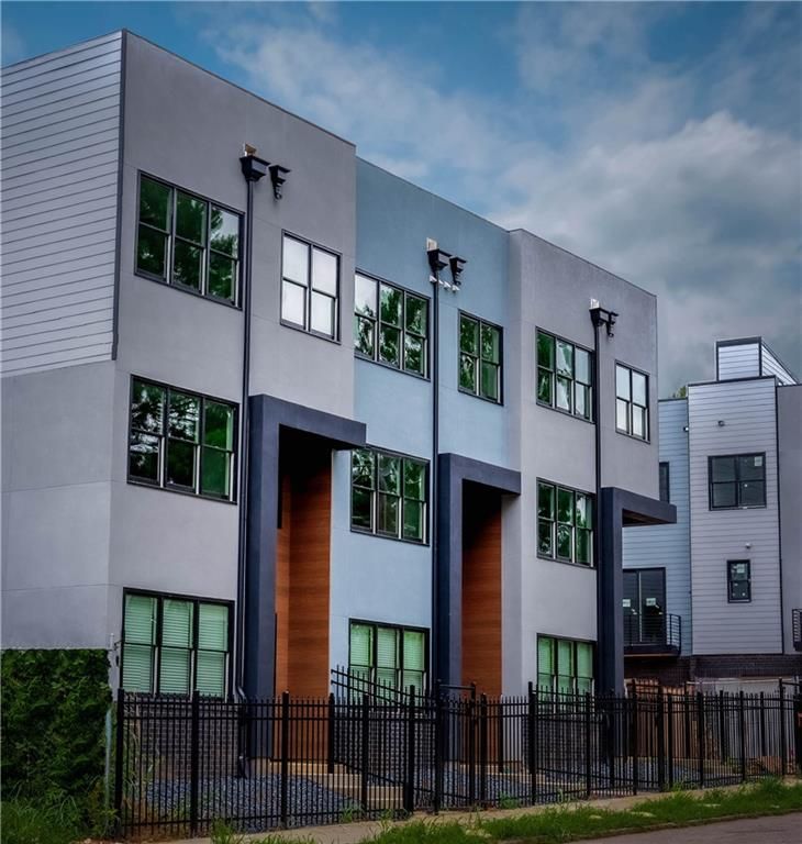 340 Eugenia Street Sw 203