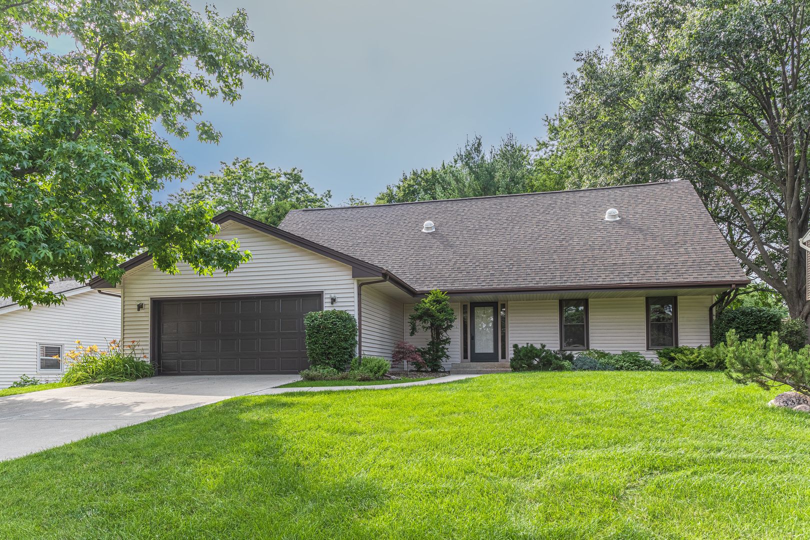 3328 Montlake Drive