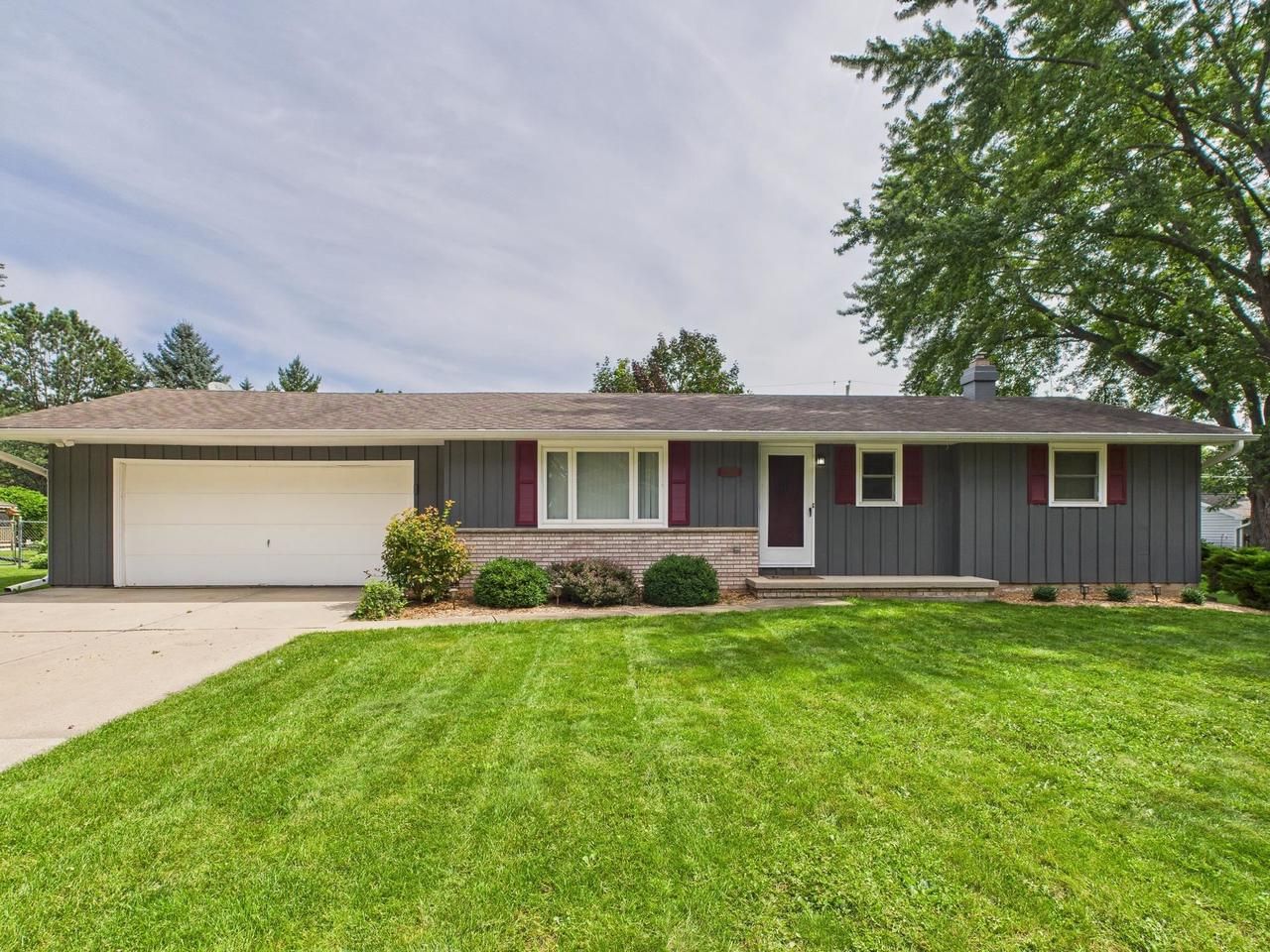 910 Velsen Road