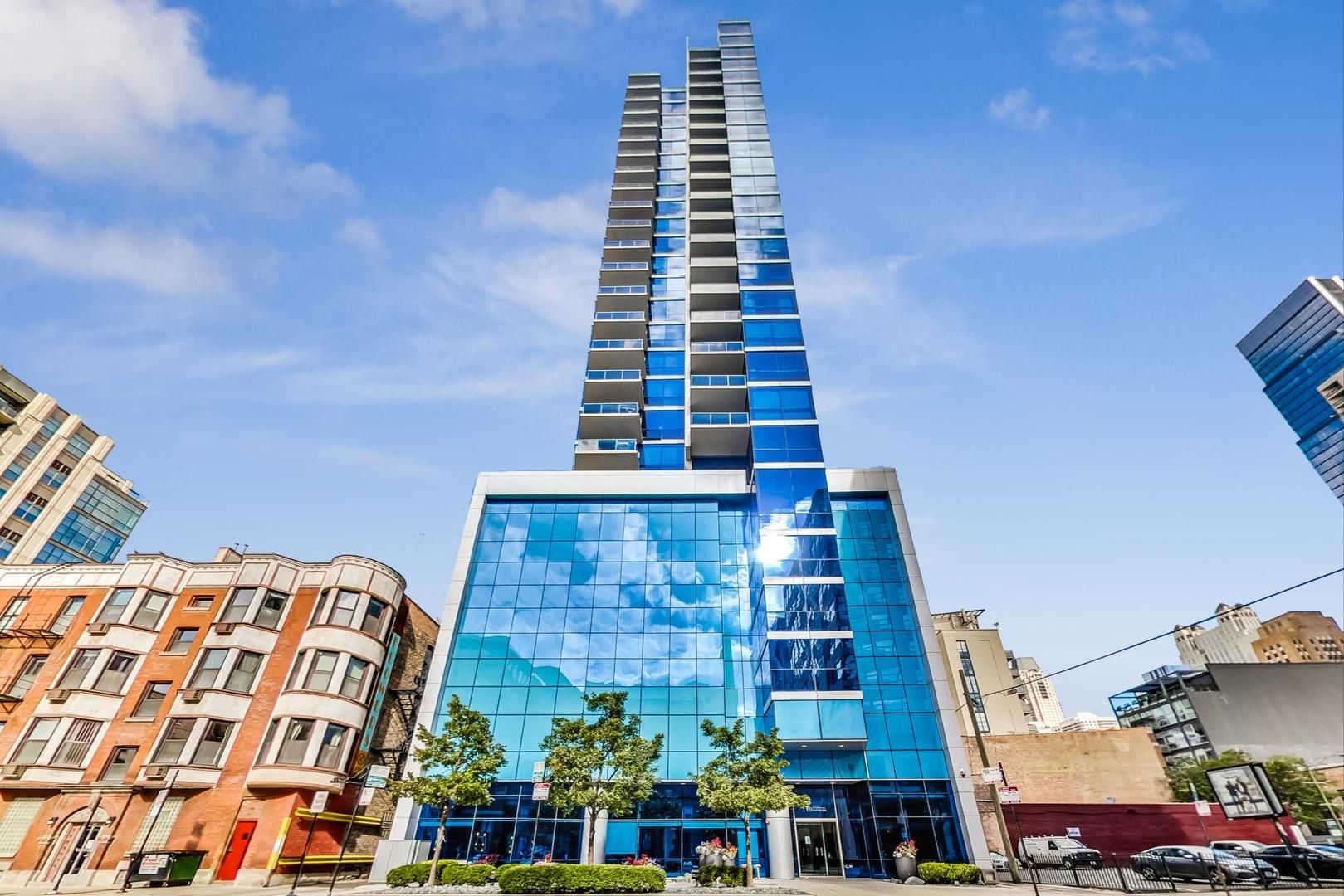 110 W Superior Street 1604