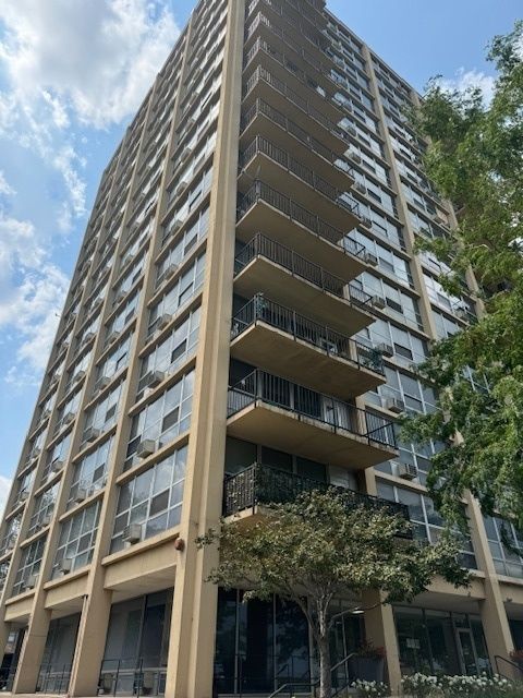 6730 S South Shore Drive 302