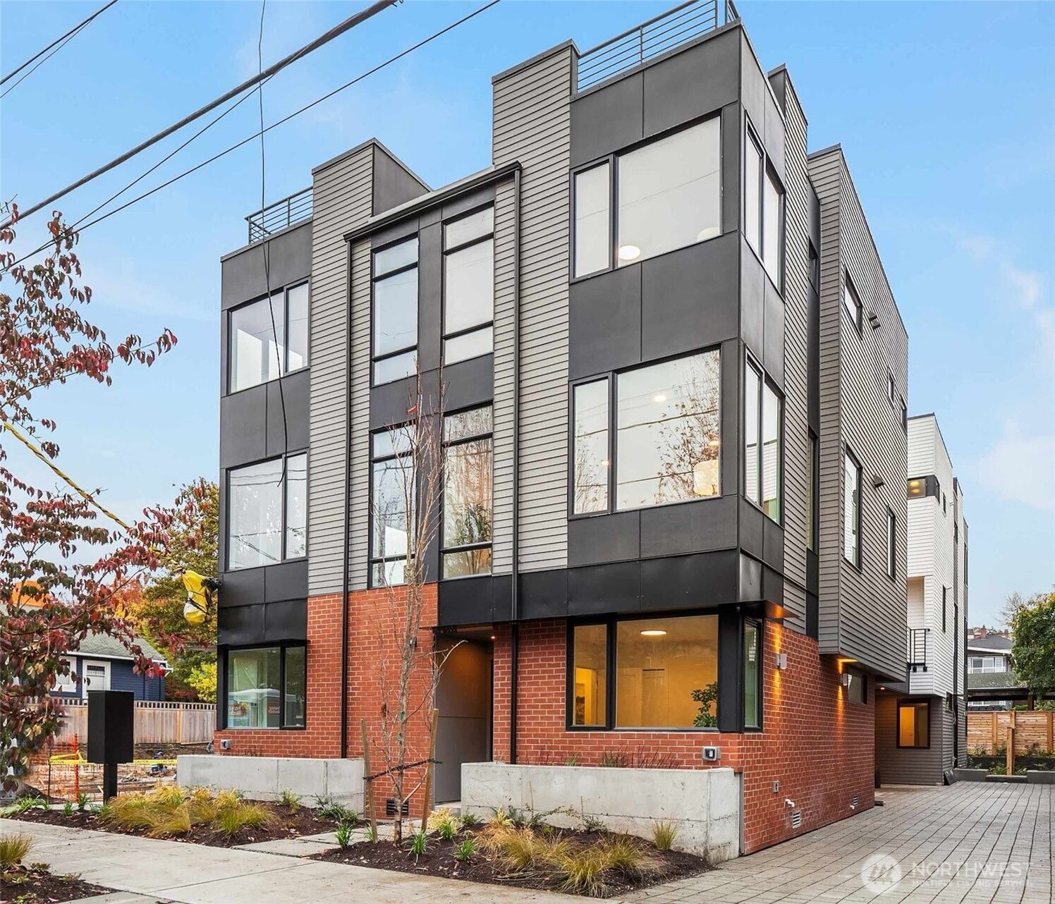 410 A 10th Avenue E