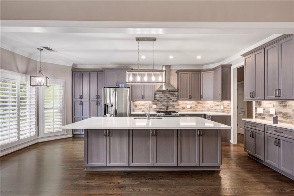 8115 Rocky Ridge
