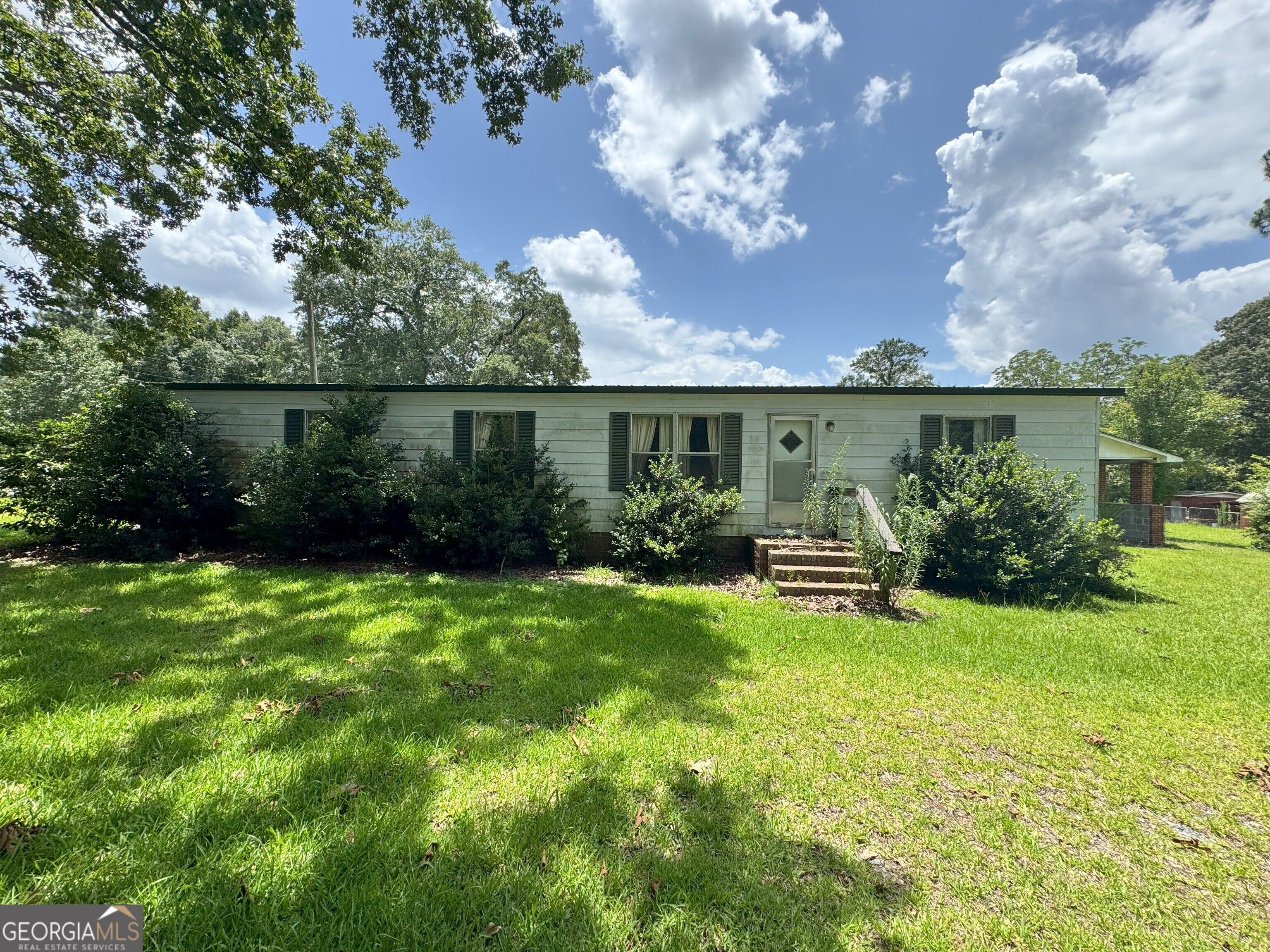 6122 Poplar Road