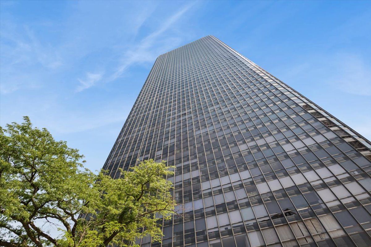 5415 N Sheridan Road 3407