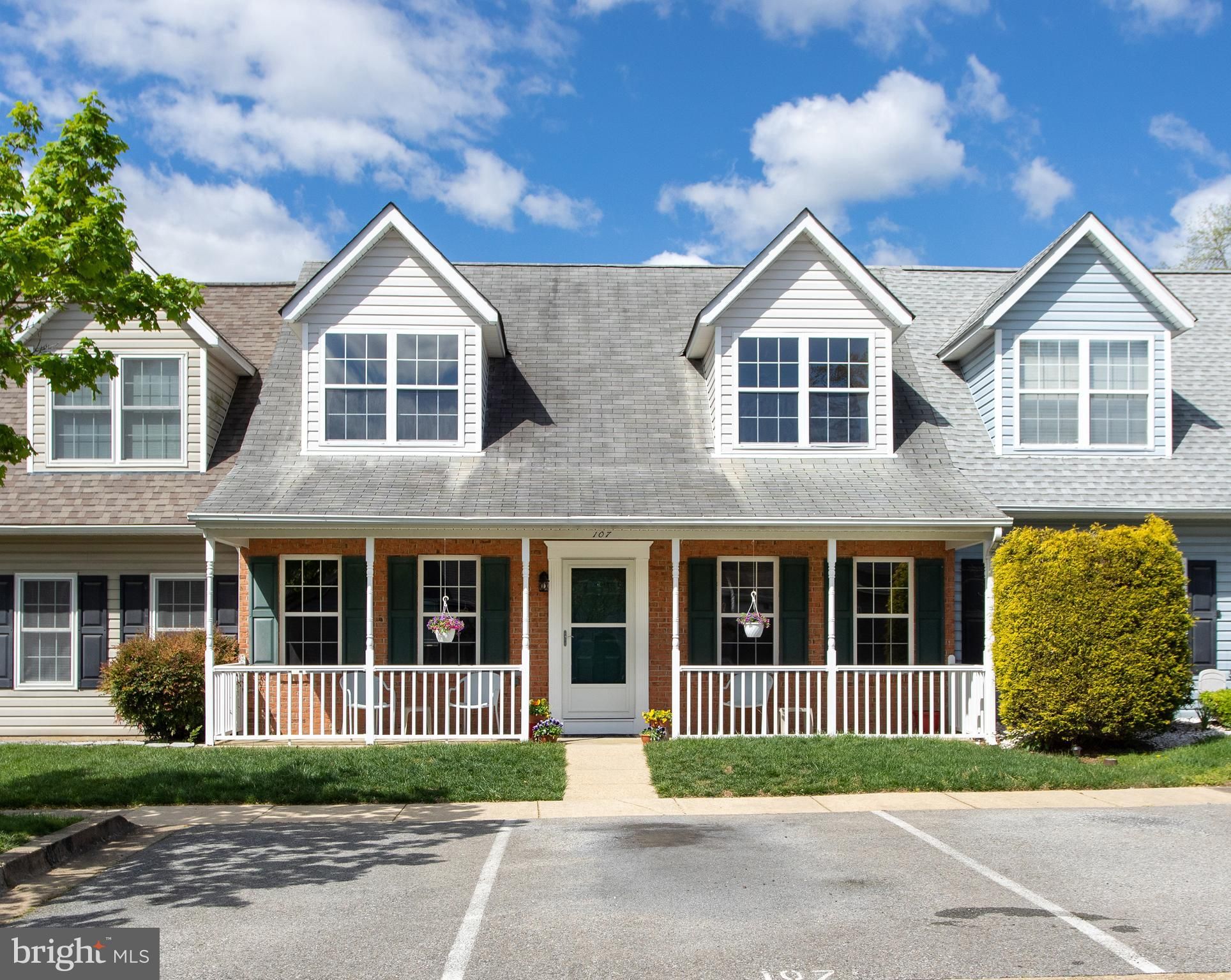 107 Live Oak Court