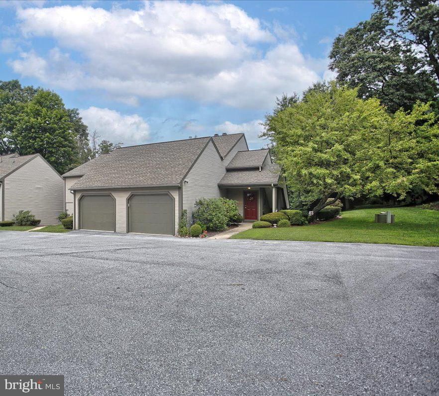 563 Roslaire Drive