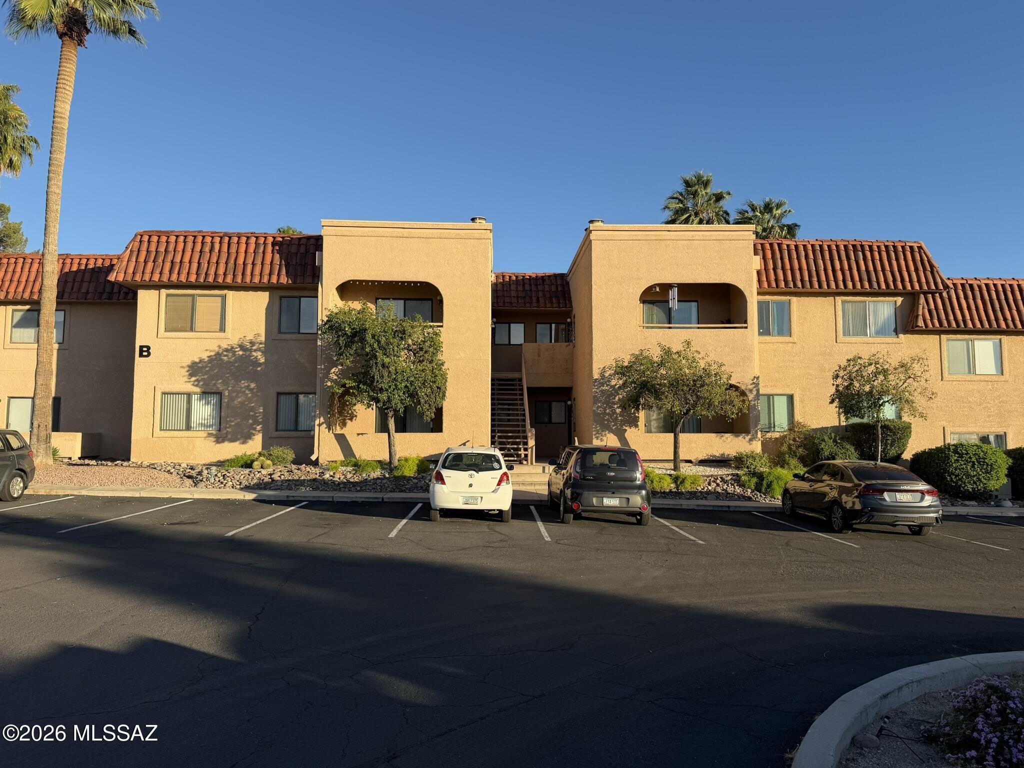 5750 N Camino Esplendora 231