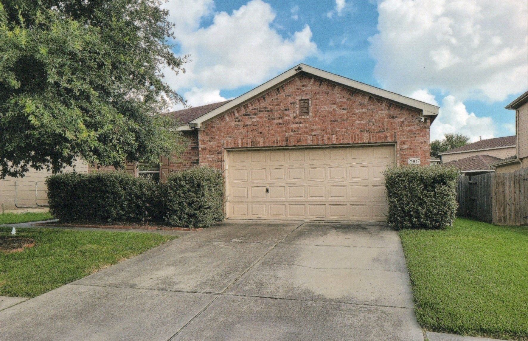 2907 Legends Knoll Drive