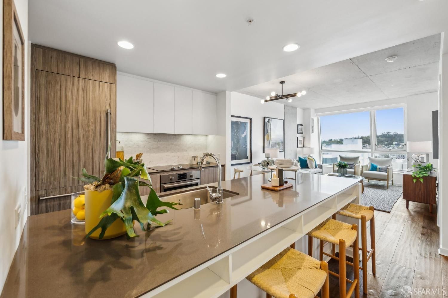 45 Bartlett Street 603