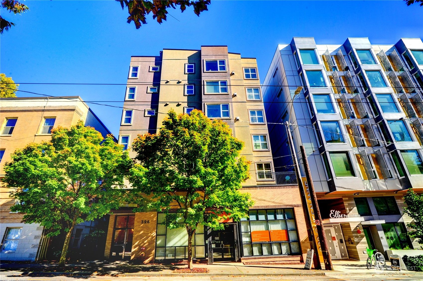 326 Queen Anne Avenue N 401