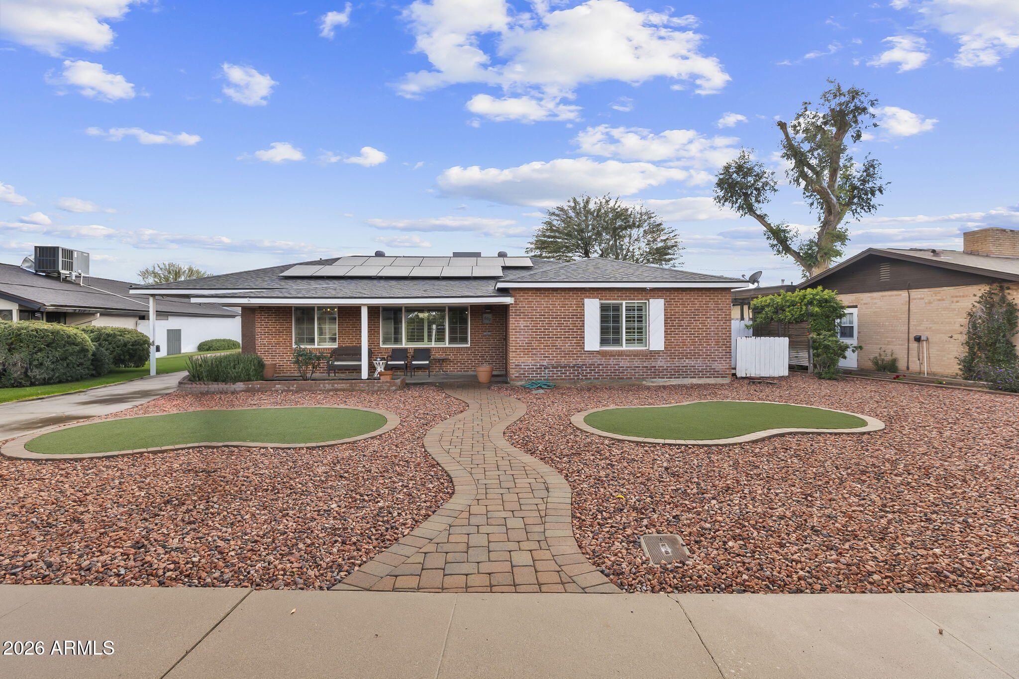 1607 W Whitton Avenue