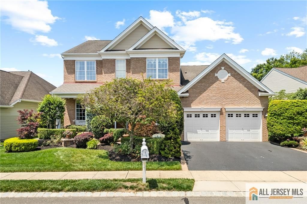 8 Tamarack Road