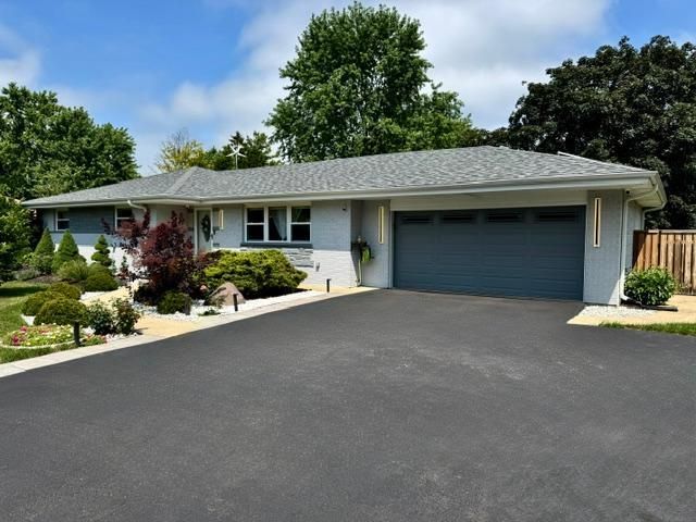 1211 Highland Drive
