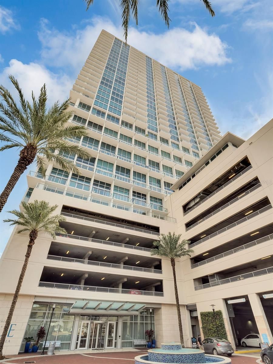 150 E Robinson Street 2709