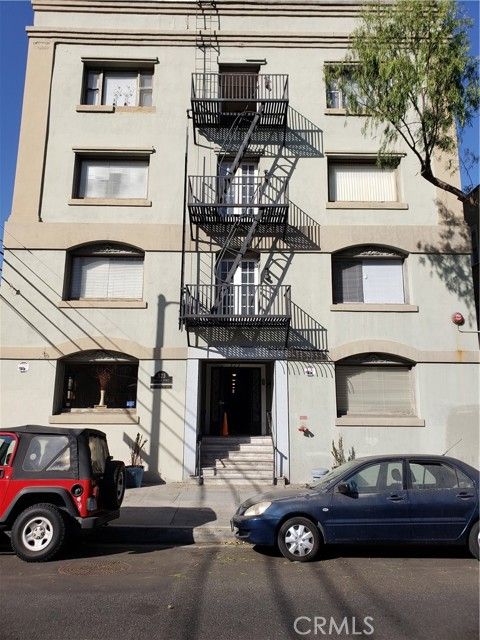 323 W 4th Street 304
