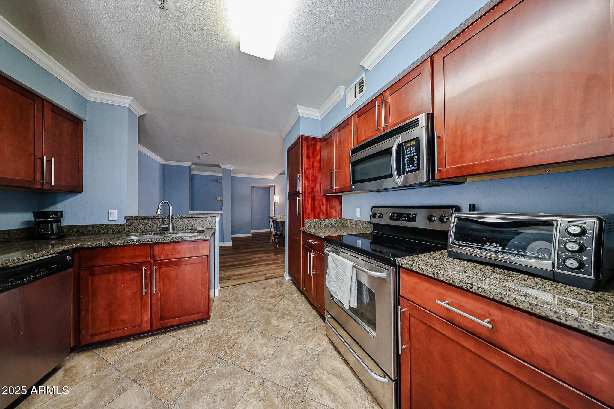 2025 E Campbell Avenue 327