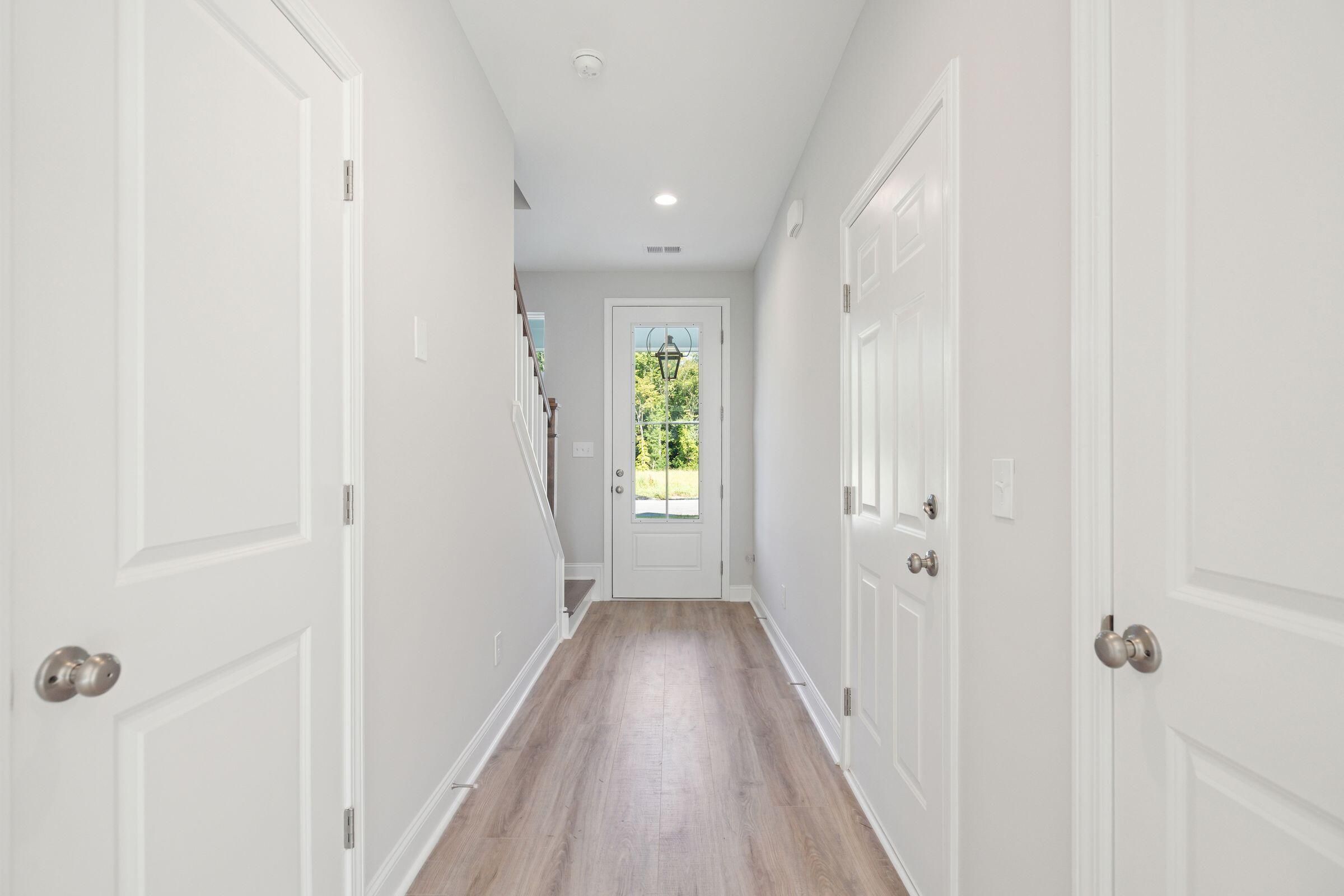 102 Hawthorne Landing Drive