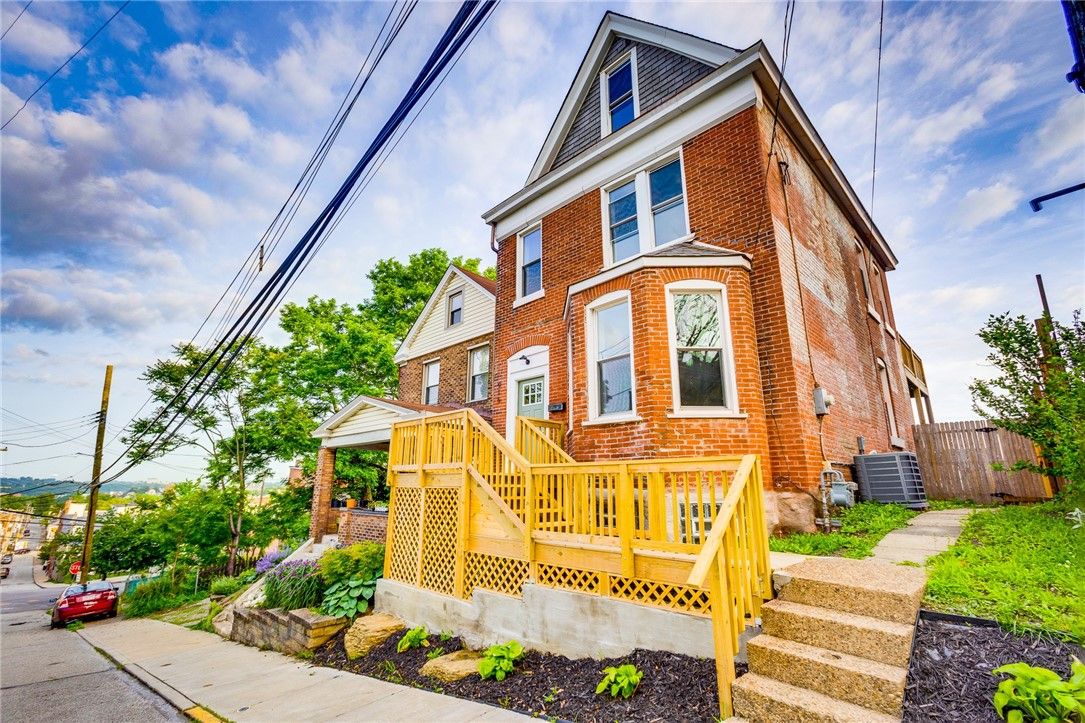 915 Industry St