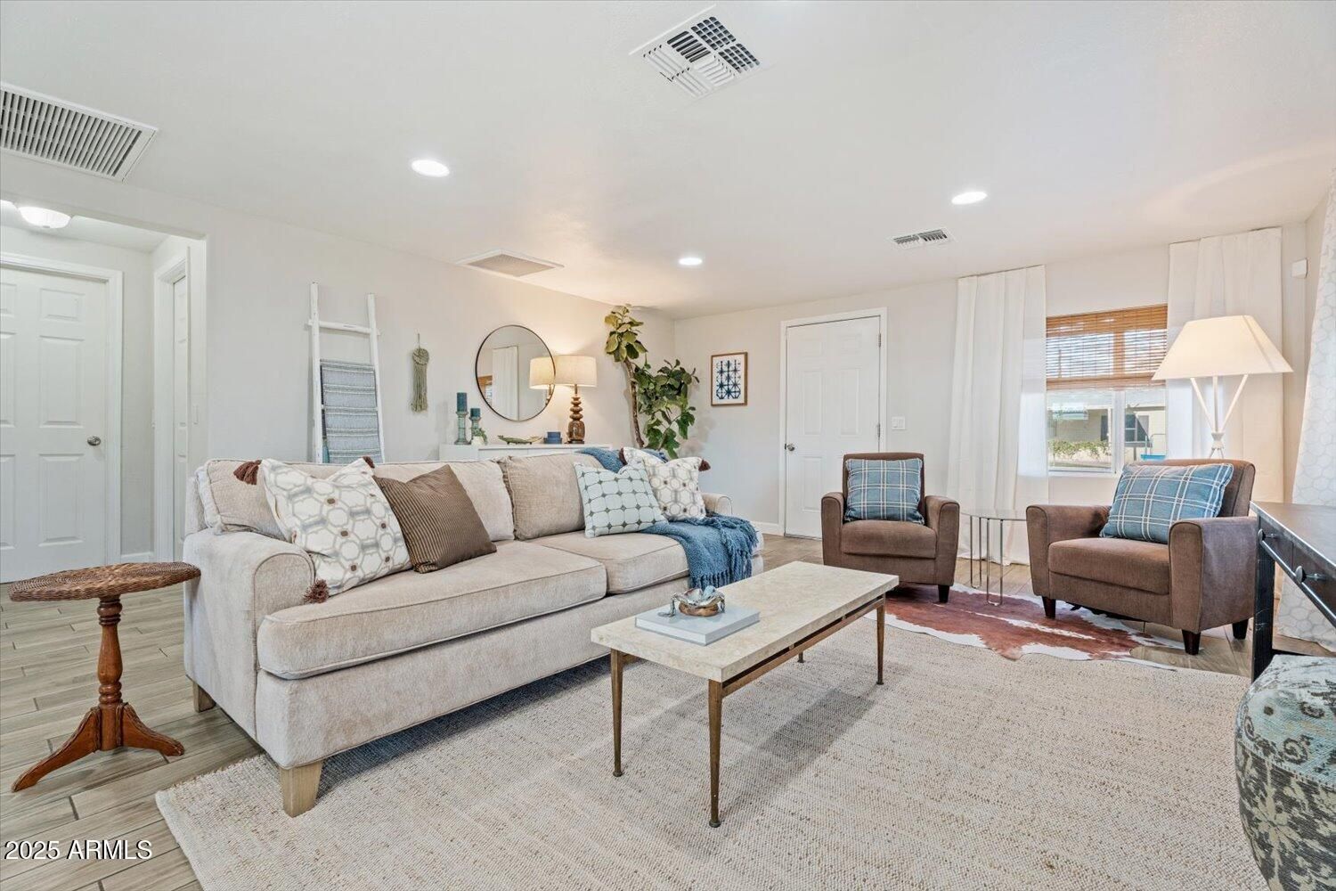 1927 W Lawrence Road