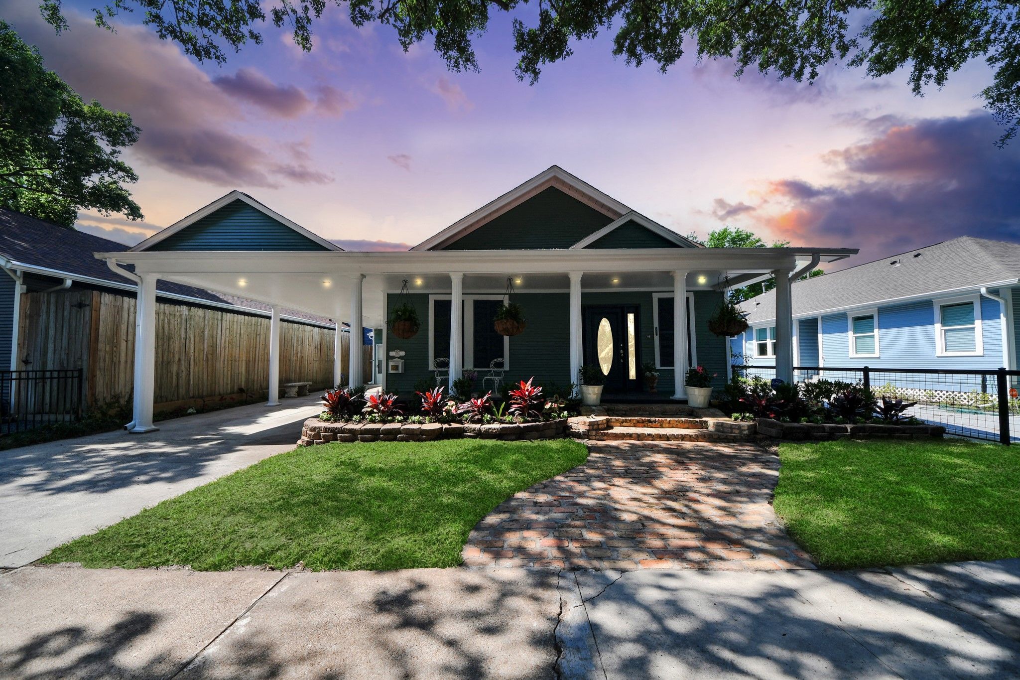1114 W Cottage Street