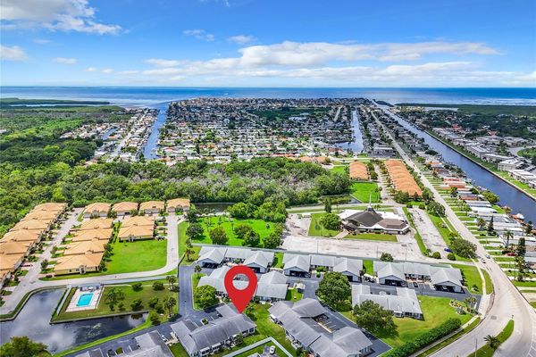 Holiday Florida Community