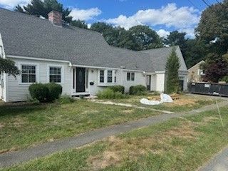18 Lakeview Drive