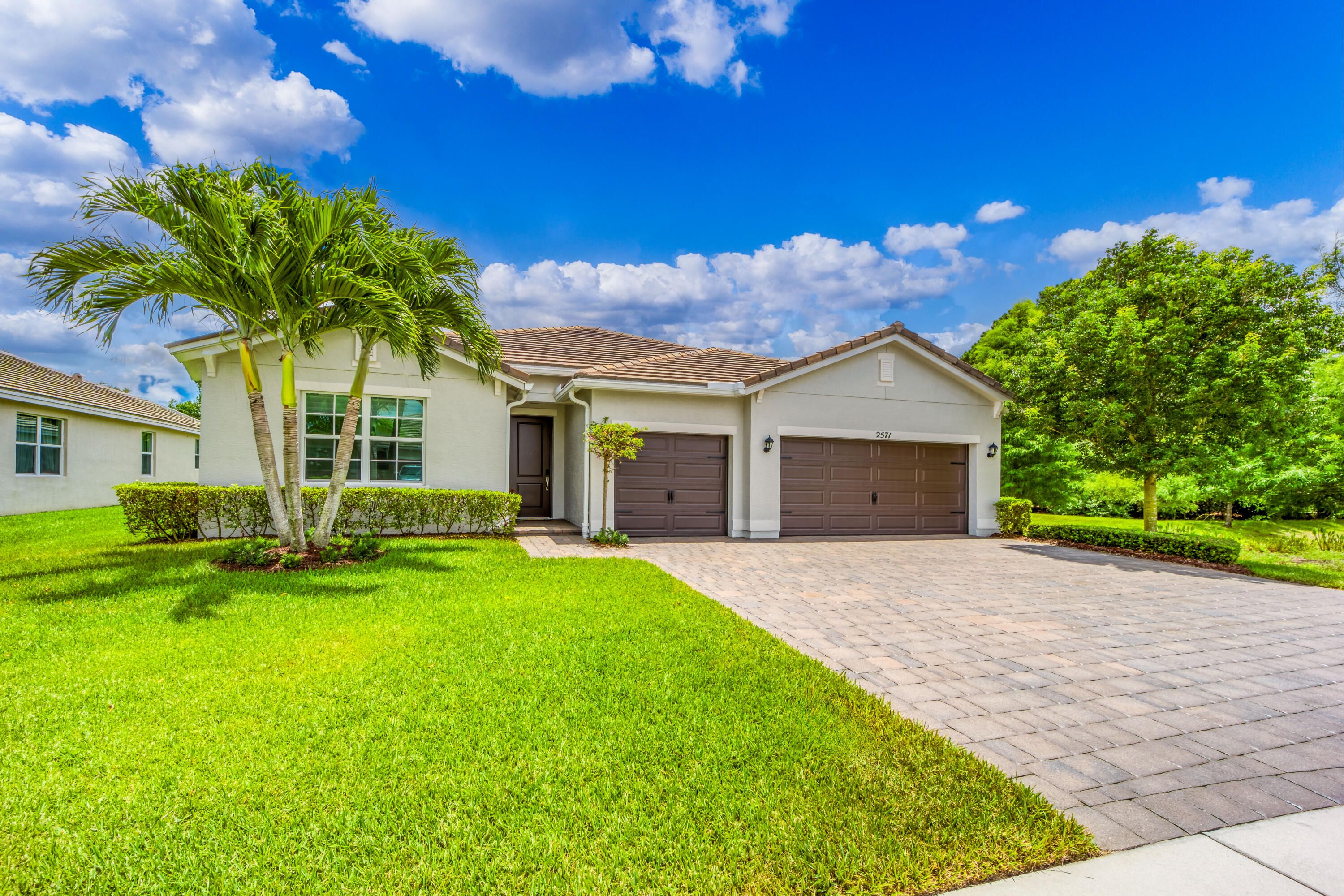 2571 Sw Berry Park Circle