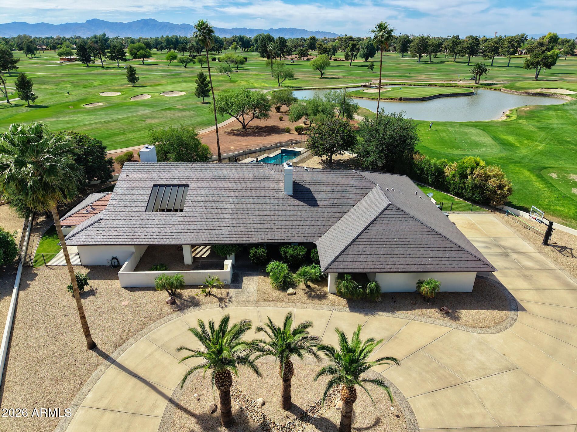 1002 E Acacia Circle