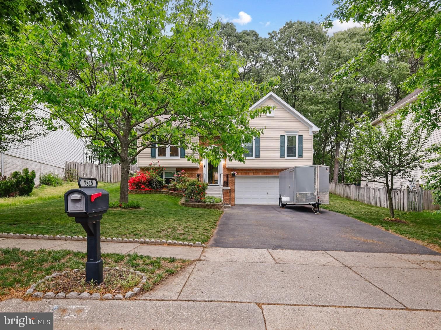 7815 Shallowbrook Court