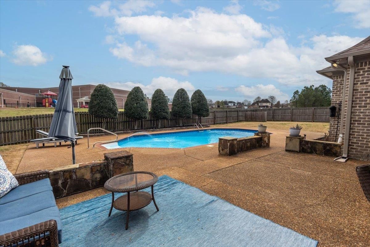 1196 Tuscumbia Rd