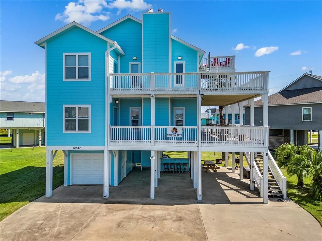 3240 Castle Drive